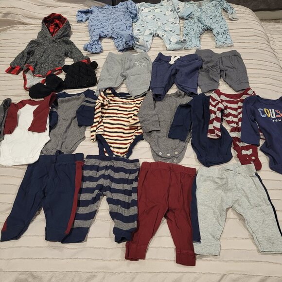 0-3 Month Baby Boy Bundle Long Sleeve Onesies Pajamas Pants Hoodie Hat Gloves